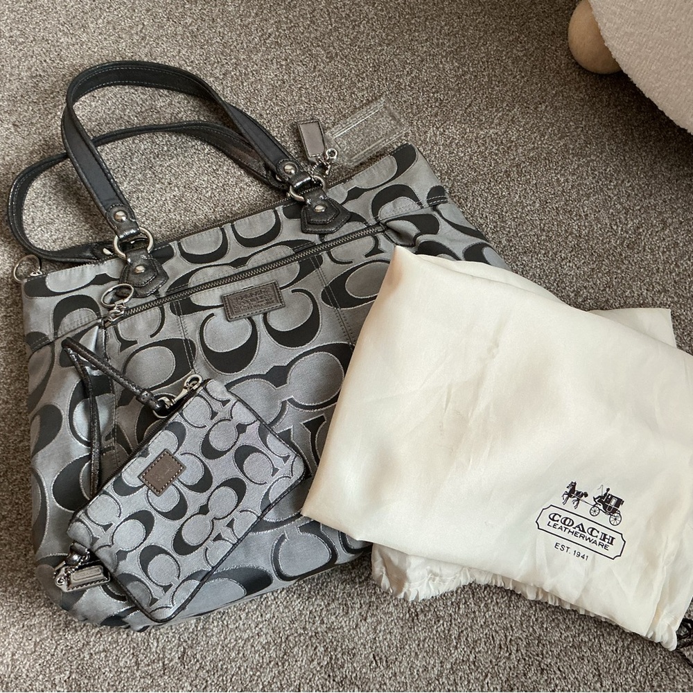Coach Authentic Vintage Poppy Gray Signature Tote Bag and Wristlet Set